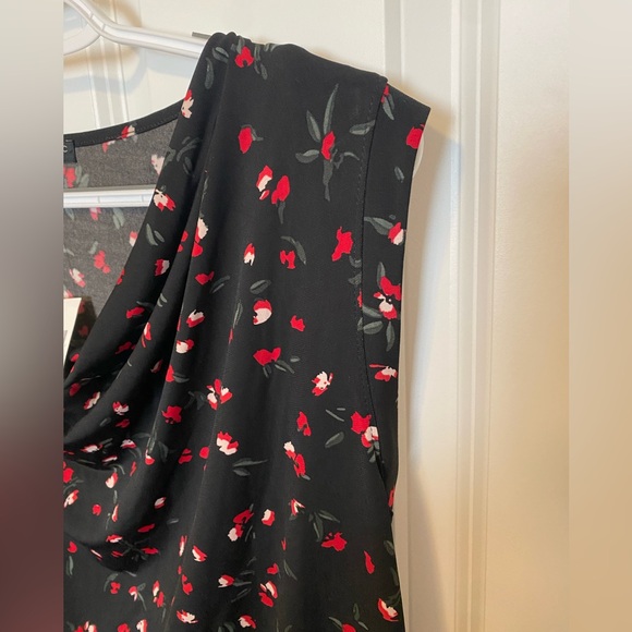 NWT Banana Republic black sleeveless floral print top - Picture 4 of 4
